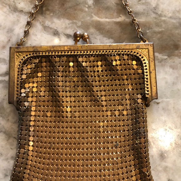 Vintage gold mesh handbag coin purse minaudiere - Picture 3 of 6